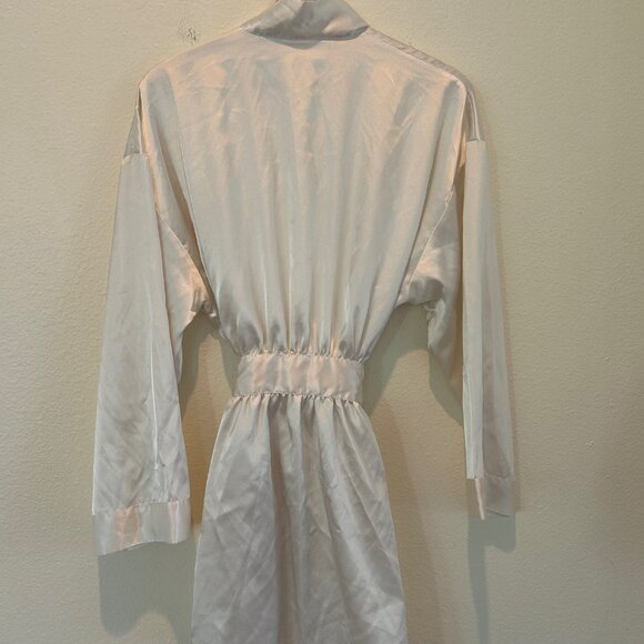 Victoria’s Secret Satin Short Robe Cream One Size Lounge Bridal Sleepwear - Picture 4 of 7